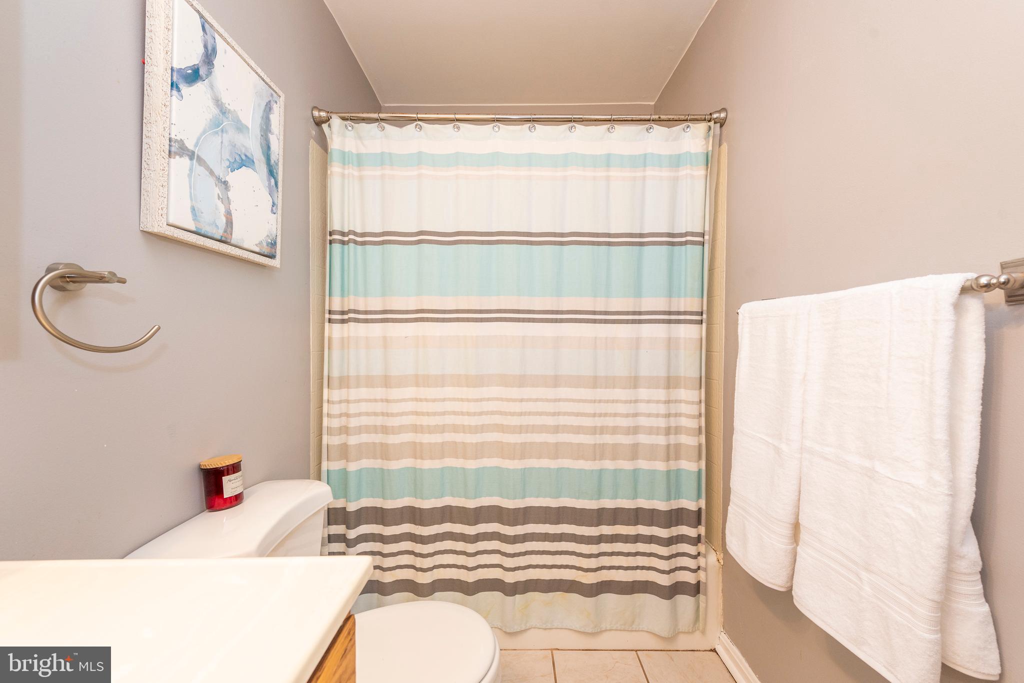 2229 Holly Neck Road Baltimore, MD 21221 - Photo 35 of 89 Bath (Main House 2nd floor)