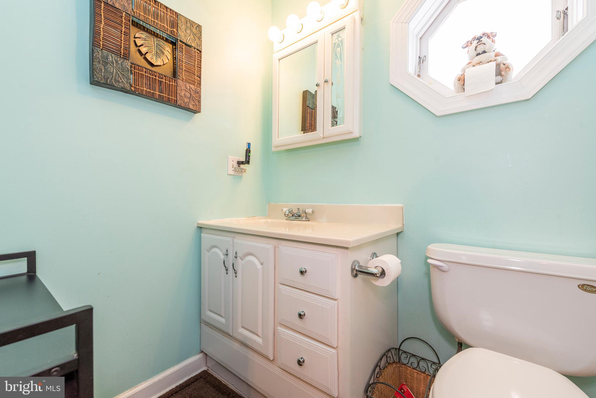 2229 Holly Neck Road Baltimore, MD 21221 - Photo 58 of 89 Bath (outside guest house)