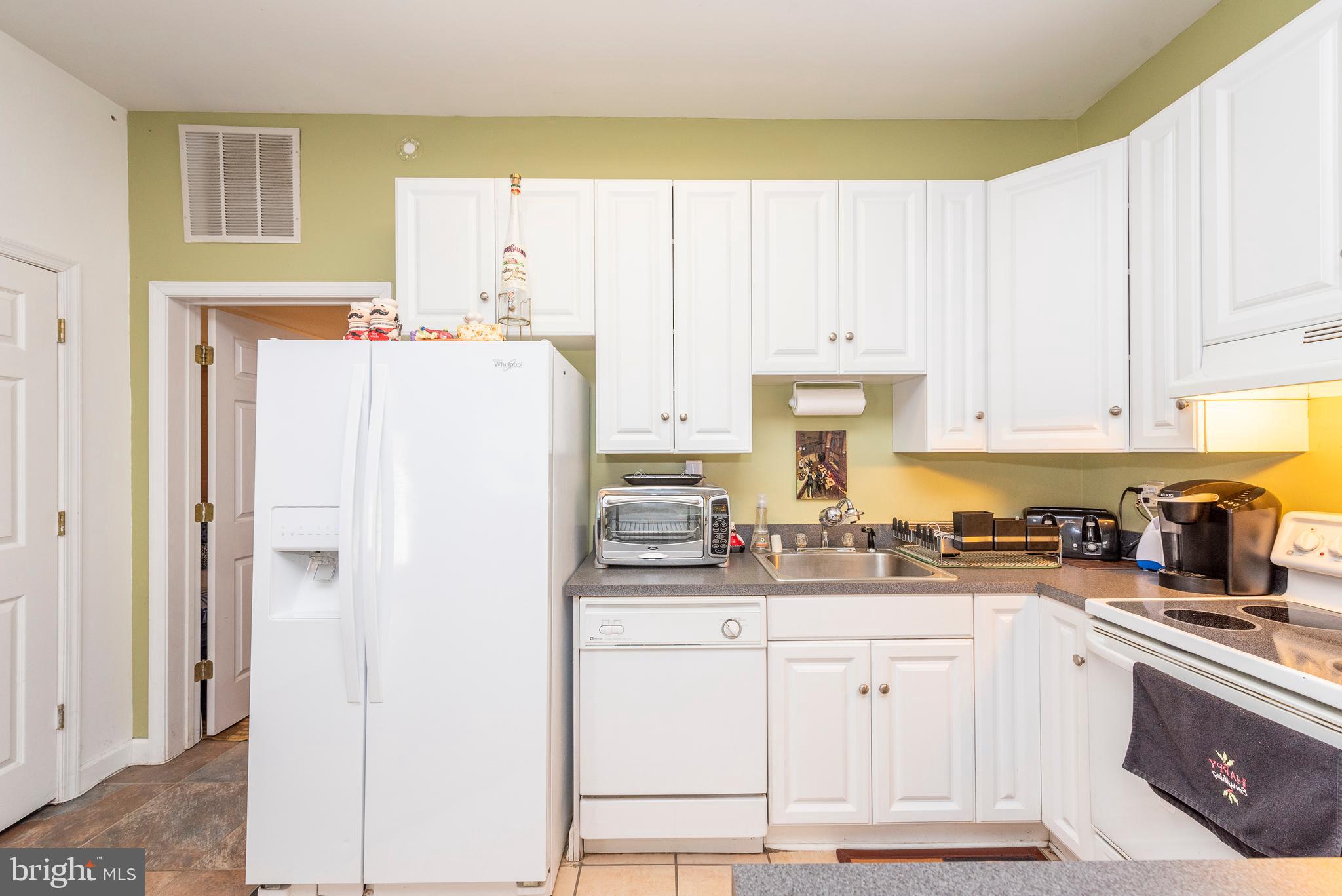 2229 Holly Neck Road Baltimore, MD 21221 - Photo 63 of 89 Kitchen (outside guest house)