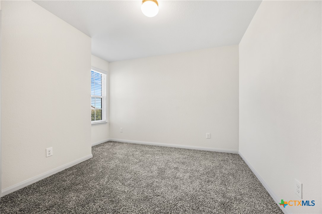 137 Bridges Lane Jarrell, TX 76537 - Photo 21 of 34 a view of room and window