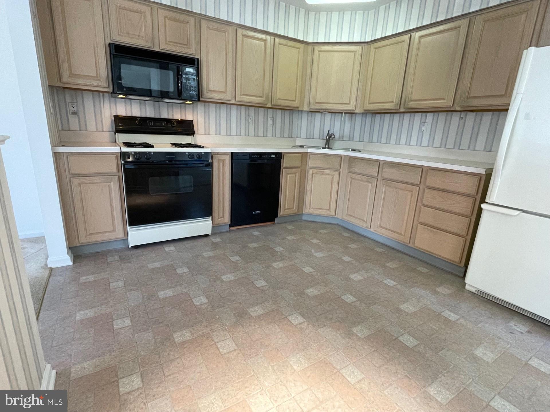 161 Progress Drive Doylestown, PA 18901 - Photo 10 of 23 Kitchen