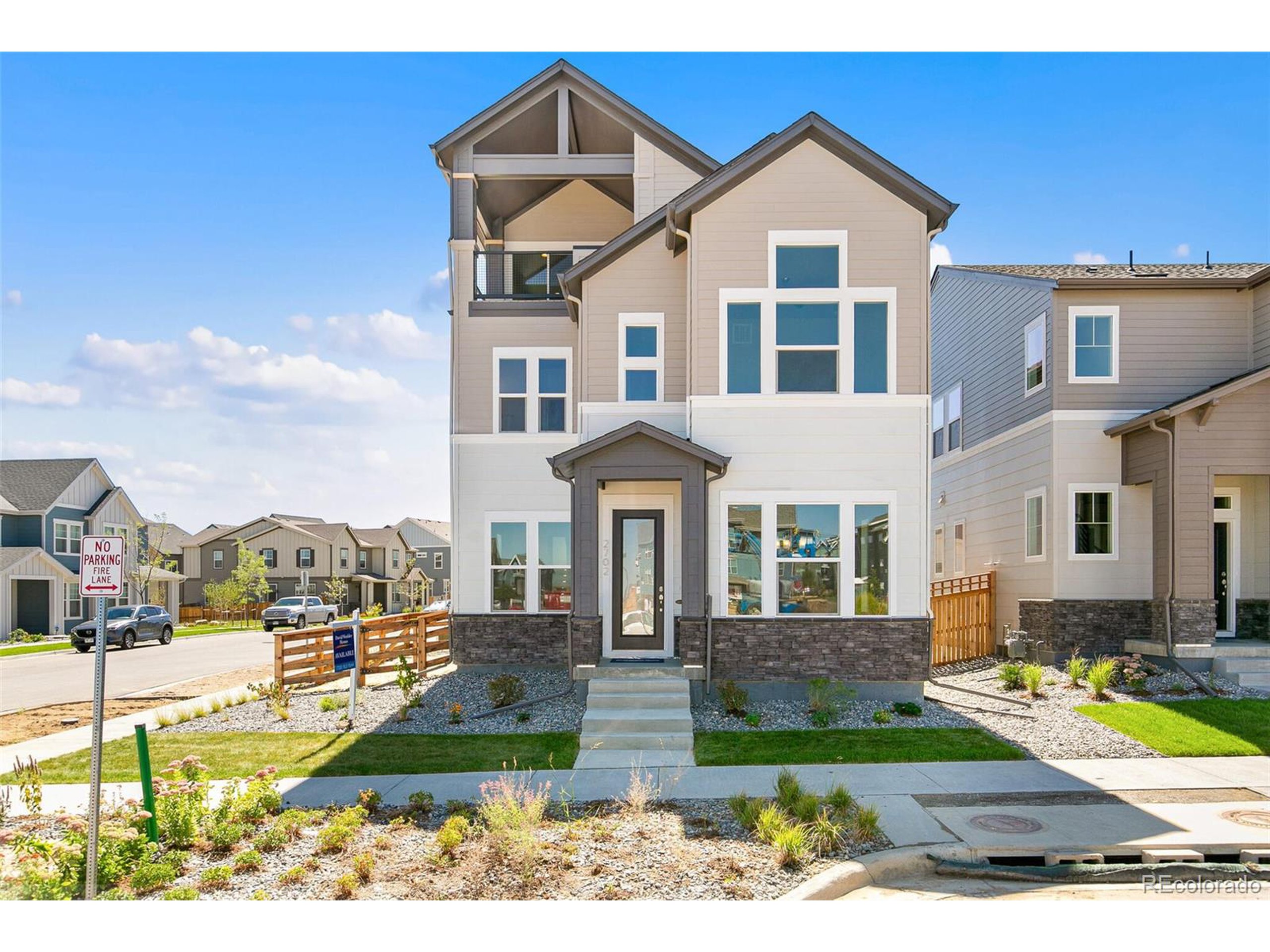 2702 West 167th Pl