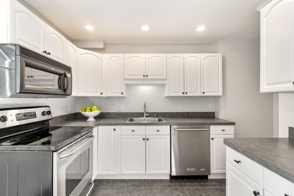 19 A Hemlock Road, Unit A Hingham, MA 02043 - Photo 6 of 13 Gallery Image 6