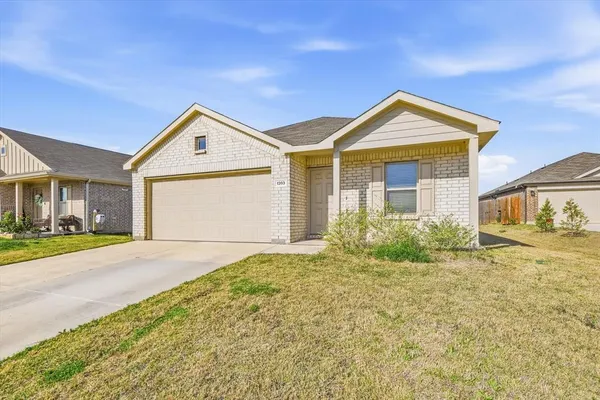 $300,000 | 1393 Beach Drive, Pelican Bay, TX 76020