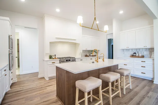 $609,000 | 17020 County Road 2110, Lubbock, TX 79423