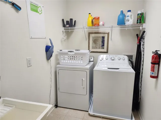 $3,000 | 8119 Villa Grande Court, Sarasota, FL 34243