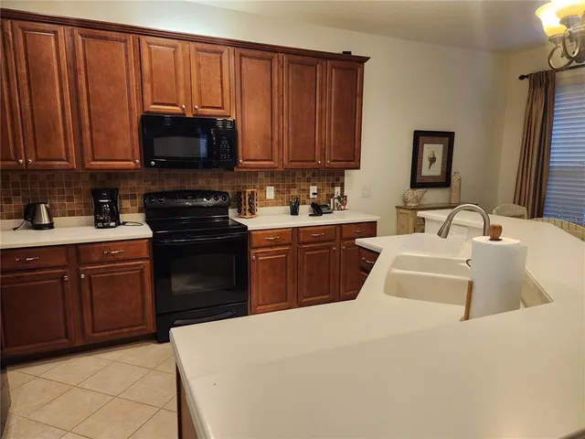 $3,000 | 8119 Villa Grande Court, Sarasota, FL 34243