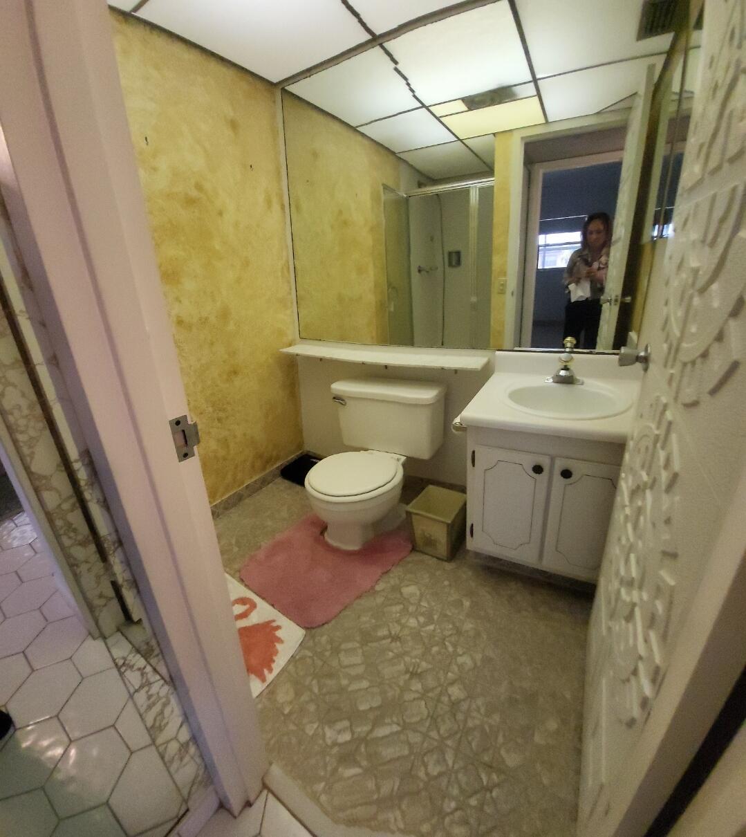 141 Saxony Drive, Unit 141 Delray Beach, FL 33446 - Photo 13 of 14 Bathroom