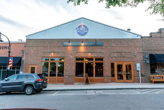 a car parked in front of a building