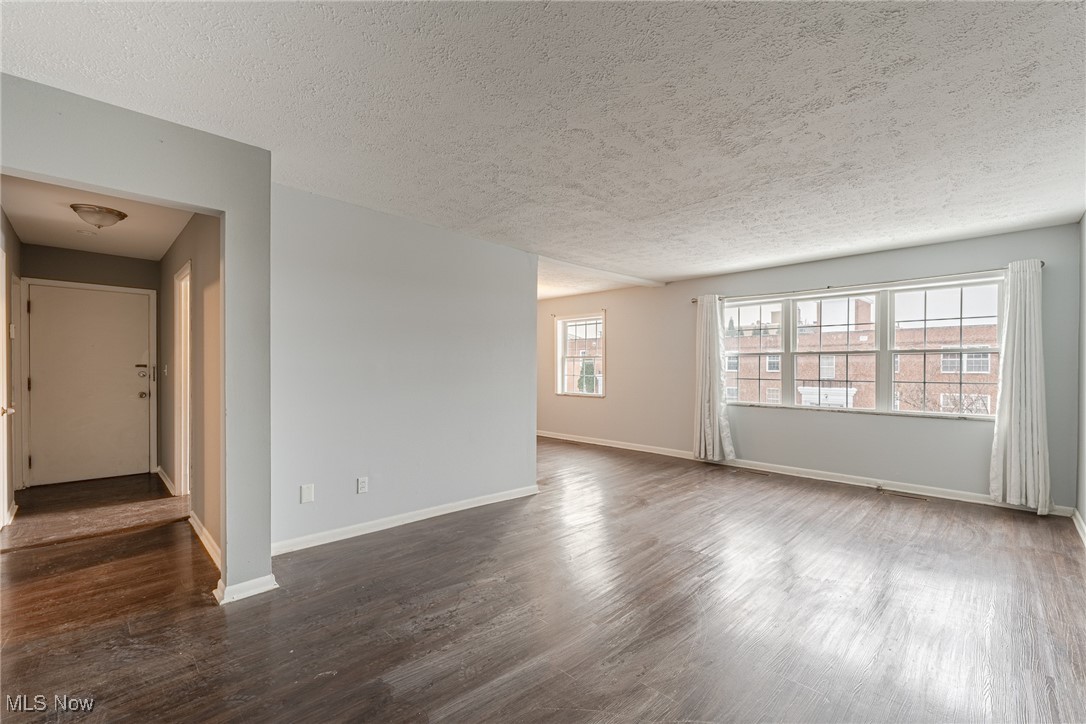 3271 Warrensville Center Road, Unit 8B Shaker Heights, OH 44122 - Photo 4 of 21