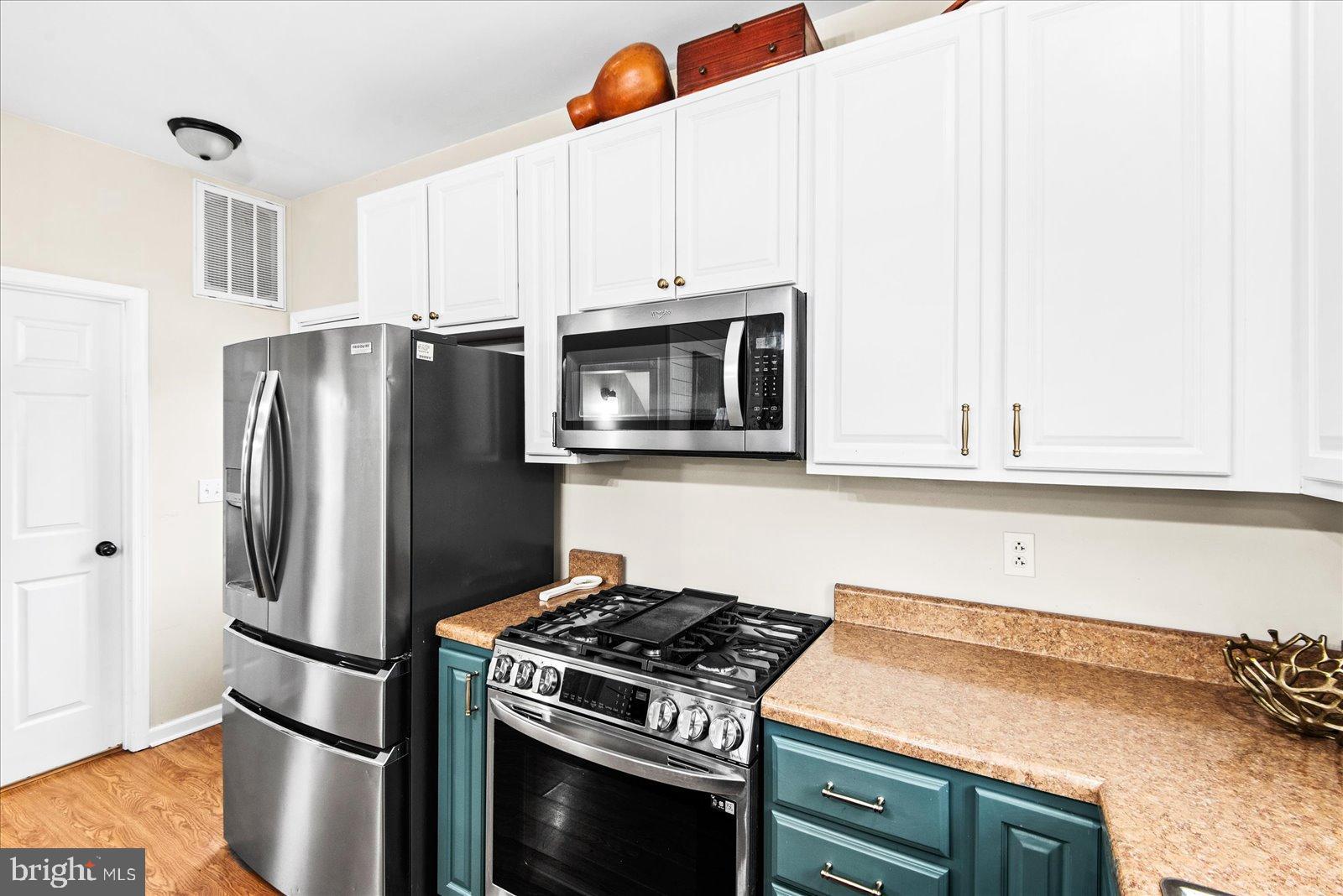 11310 St Just Road Unionville, VA 22567 - Photo 13 of 40 Modern kitchen with sleek appliances.