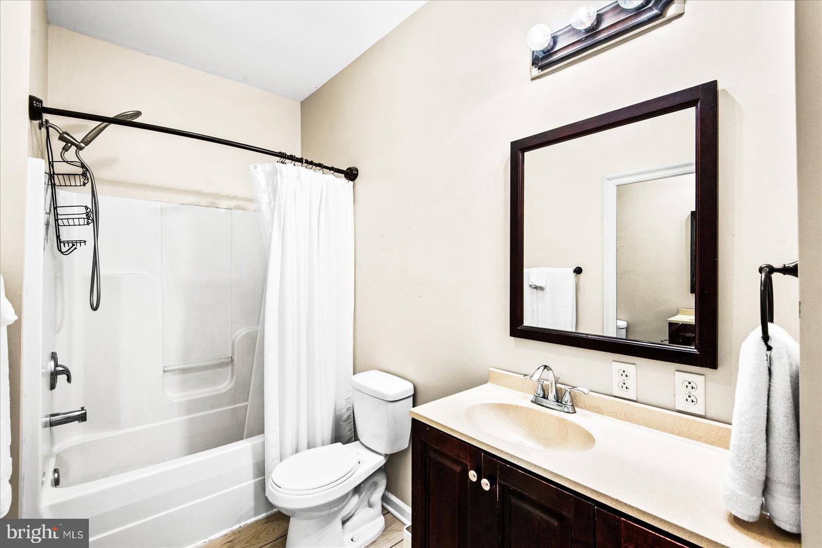 11310 St Just Road Unionville, VA 22567 - Photo 16 of 40 Modern bathroom with sleek finishes.