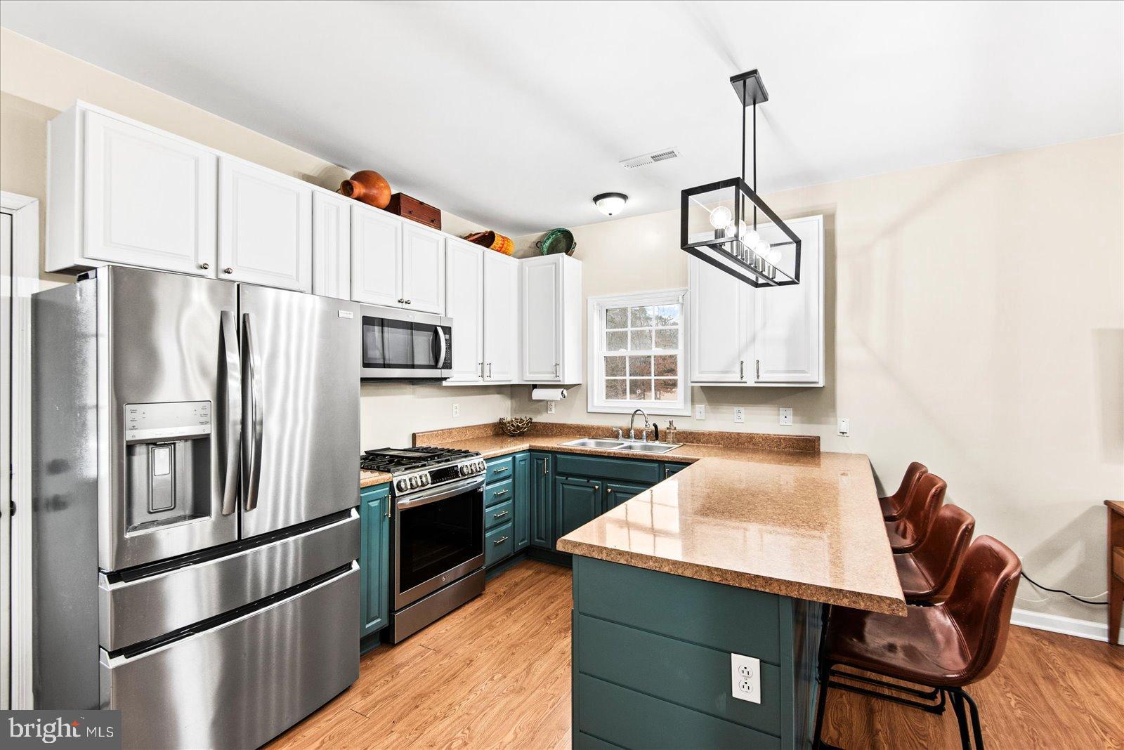 11310 St Just Road Unionville, VA 22567 - Photo 9 of 40 Modern kitchen with stylish finishes.
