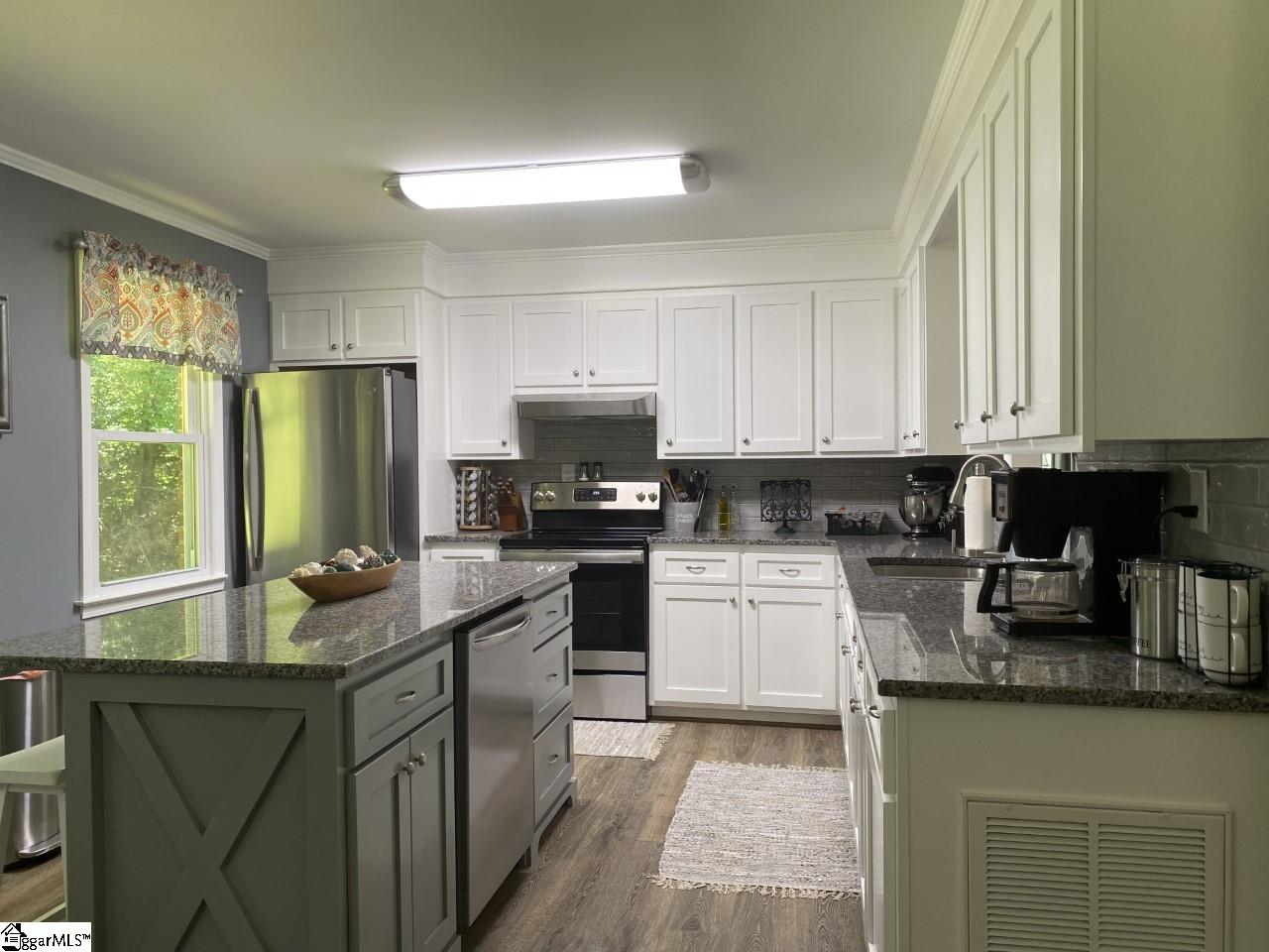 401 Prater's Creek Road Pickens, SC 29671 - Photo 8 of 21
