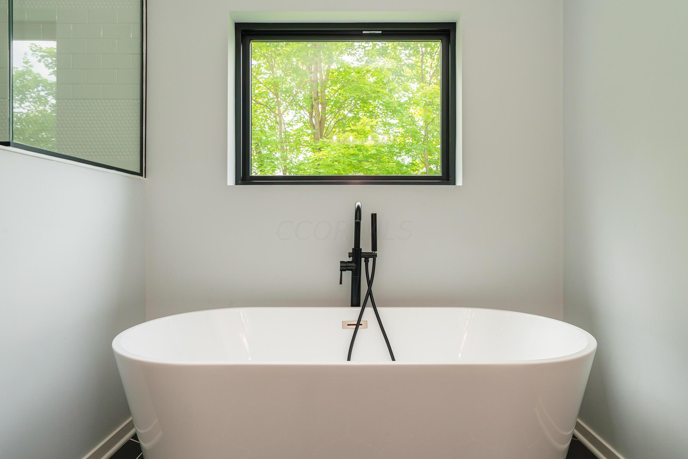701 Ross Road Sunbury, OH 43074 - Photo 32 of 74 Spectacular soaking tub awaits you