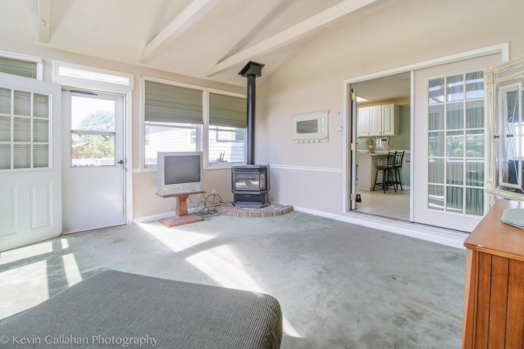 60 Roper Lane Tewksbury, MA 01876 - Photo 9 of 20 Gallery Image 9