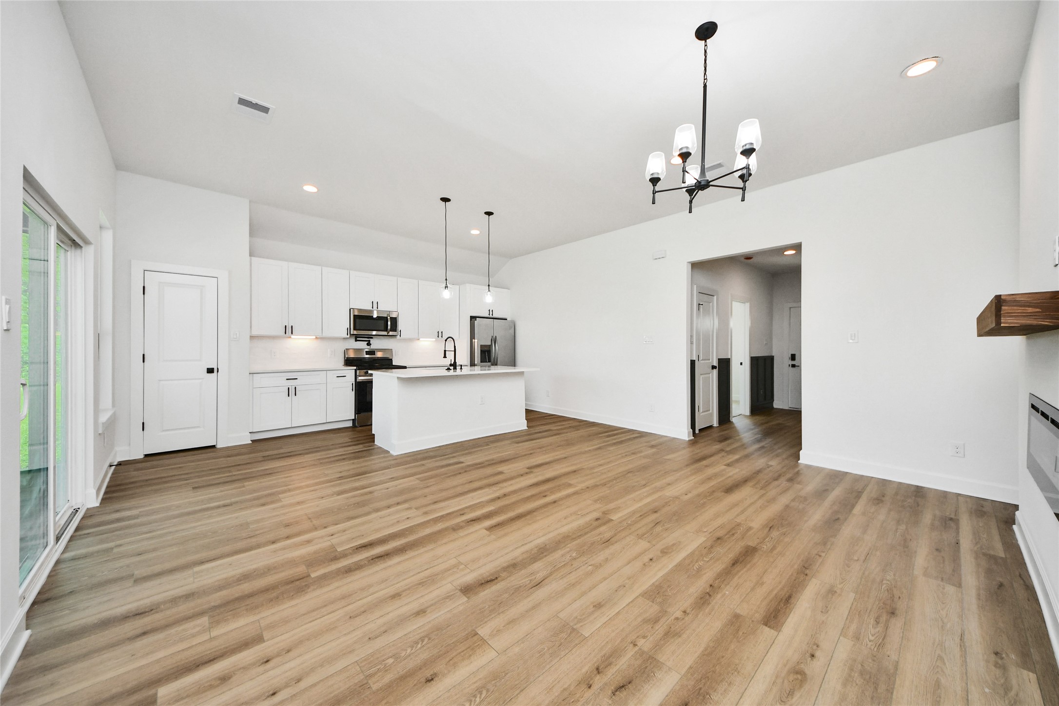 925 1st Street Hempstead, TX 77445 - Photo 15 of 38