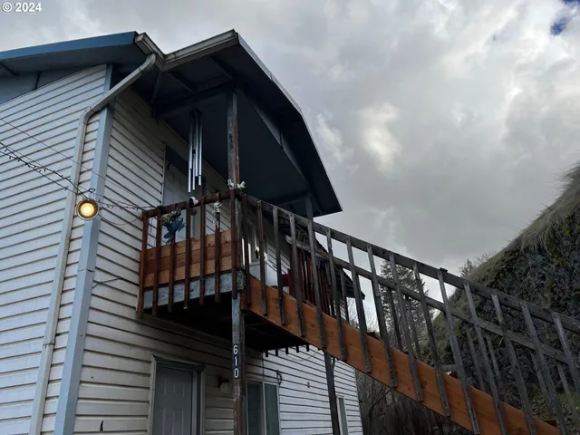 $255,000 | 610-612 Southwest Goodwin Avenue, Pendleton, OR 97801