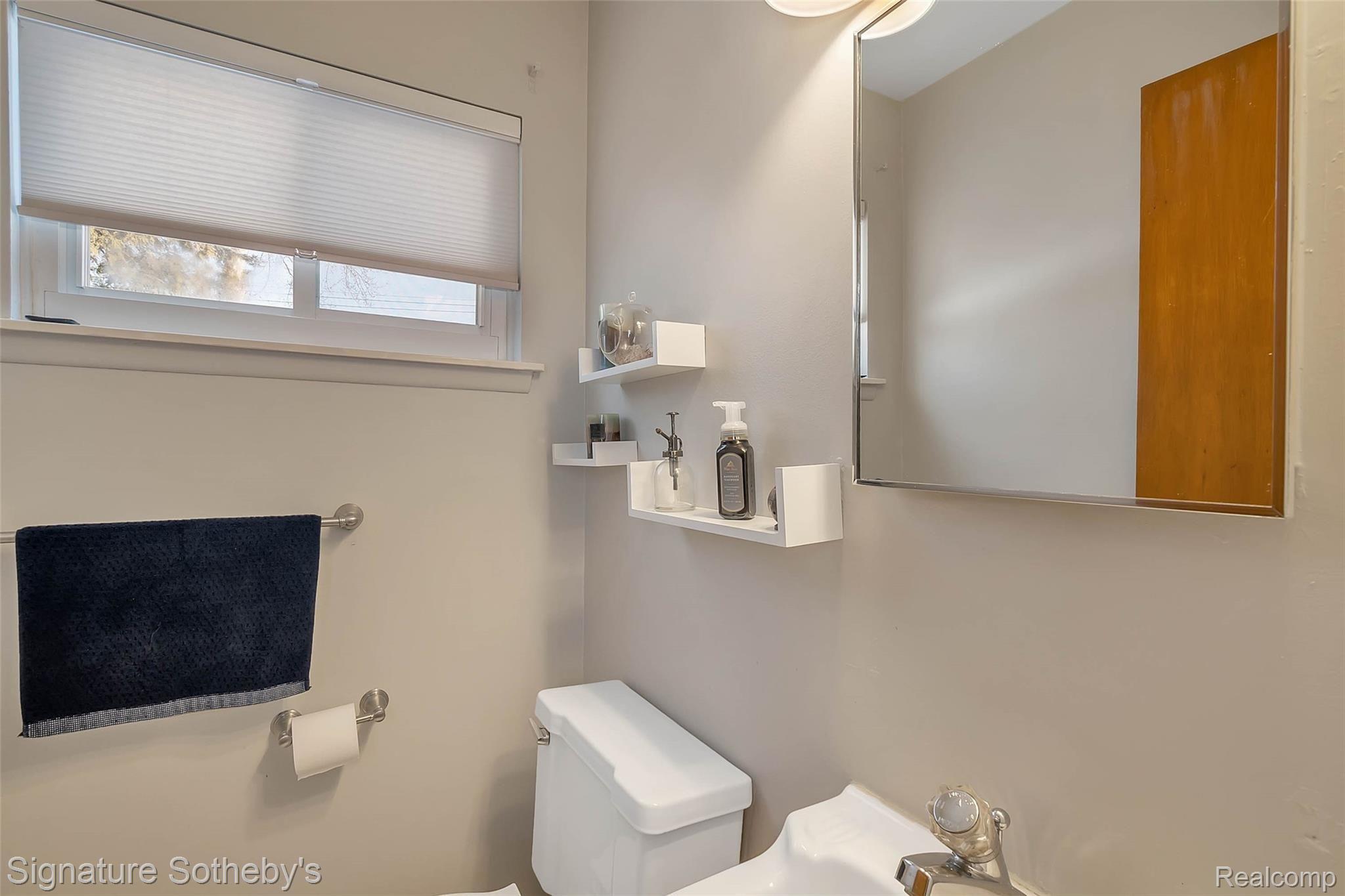 23048 Tuck Road Farmington, MI 48336 - Photo 14 of 36 26-23048 Tuck Rd-WindowStill-Real-Estate-Photography-26.jpg