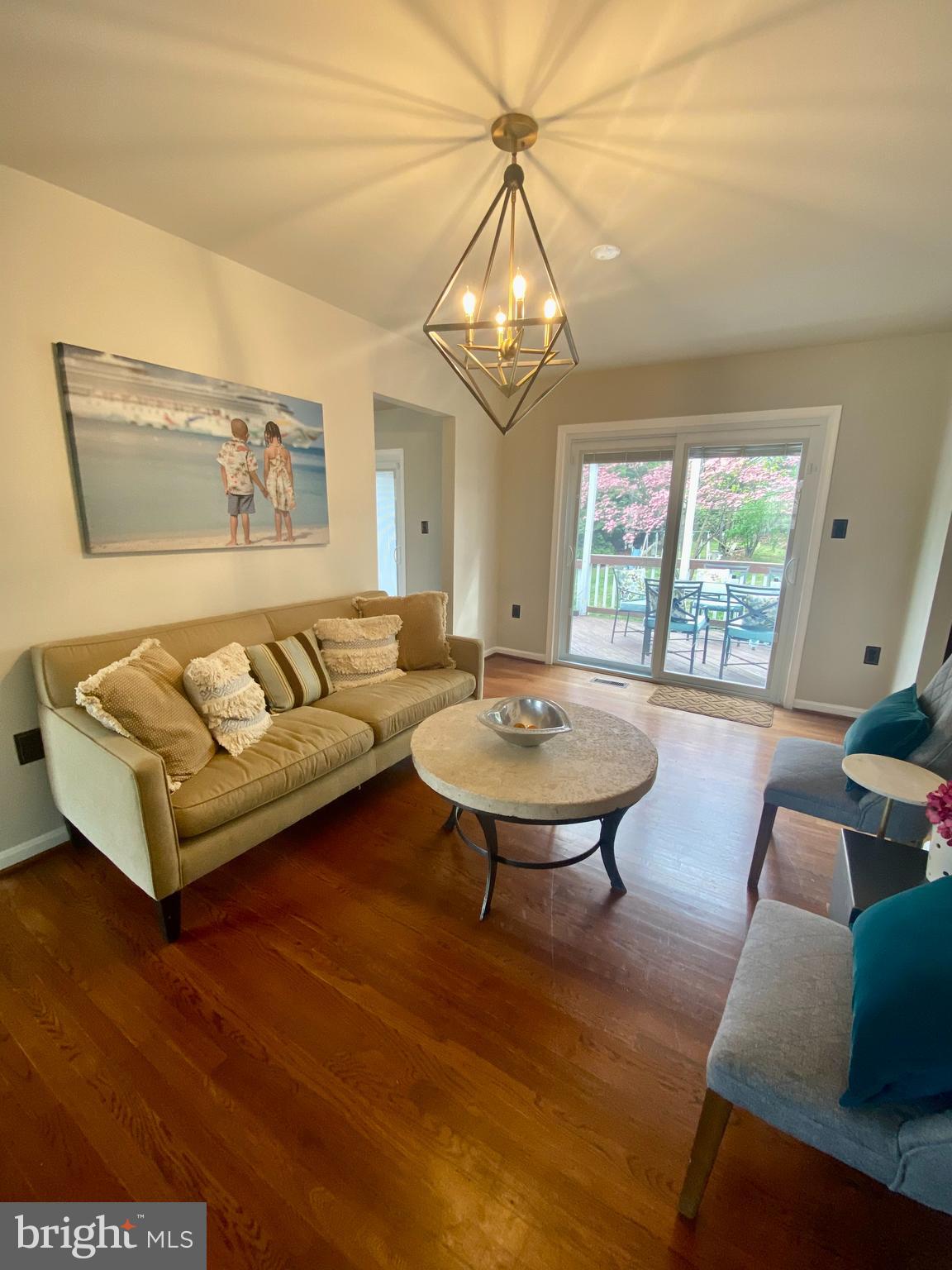 8607 Edison Lane Clinton, MD 20735 - Photo 14 of 52 Living room/Lounge 1