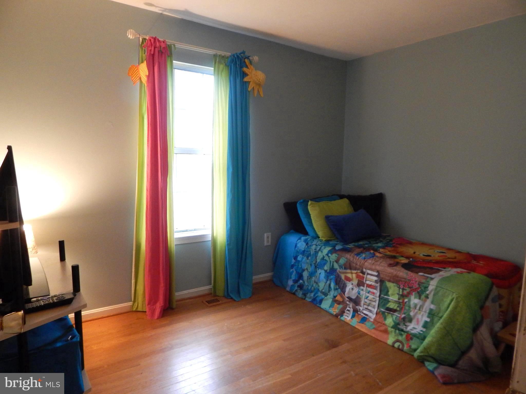 8607 Edison Lane Clinton, MD 20735 - Photo 21 of 52 Main level room 2