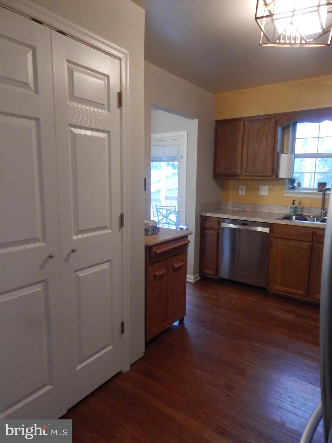 8607 Edison Lane Clinton, MD 20735 - Photo 6 of 52 Kitchen Pantry