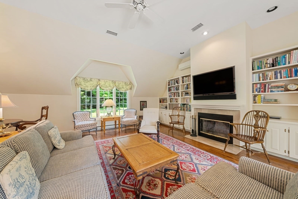 18 Phillips Pond Road, Unit 18 Natick, MA 01760 - Photo 10 of 37
