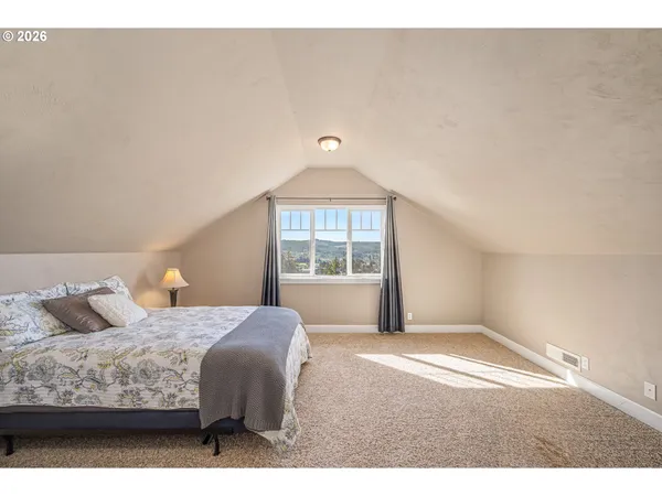 $545,000 | 1750 Taylor Avenue, Cottage Grove, OR 97424