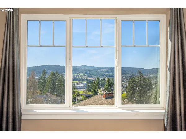 $545,000 | 1750 Taylor Avenue, Cottage Grove, OR 97424