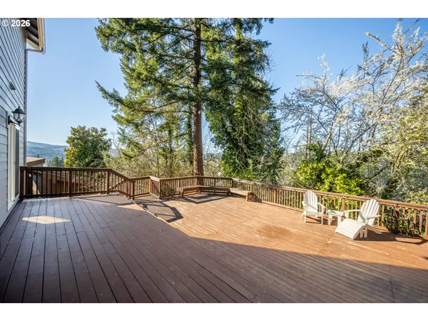 $555,000 | 1750 Taylor Avenue, Cottage Grove, OR 97424