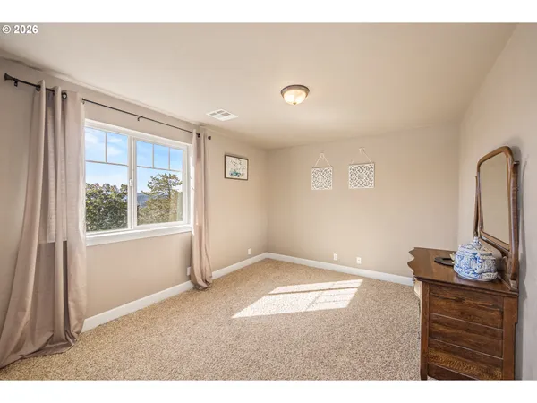 $545,000 | 1750 Taylor Avenue, Cottage Grove, OR 97424