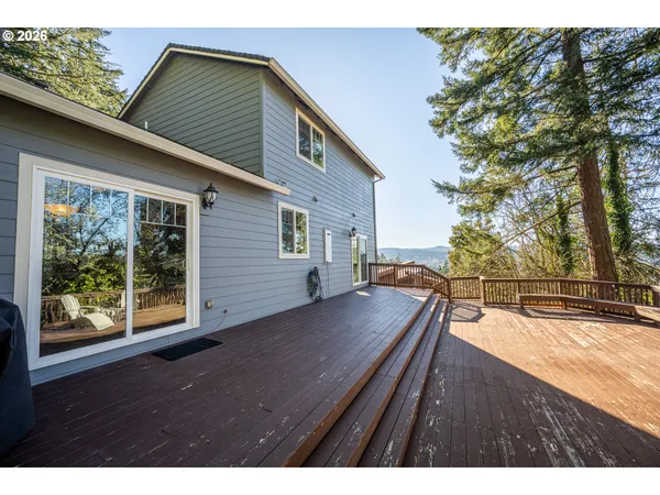 $545,000 | 1750 Taylor Avenue, Cottage Grove, OR 97424