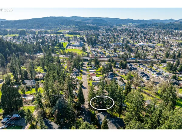 $545,000 | 1750 Taylor Avenue, Cottage Grove, OR 97424