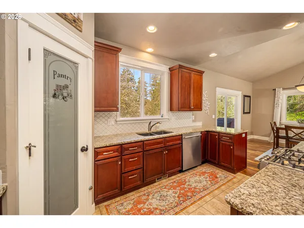 $545,000 | 1750 Taylor Avenue, Cottage Grove, OR 97424