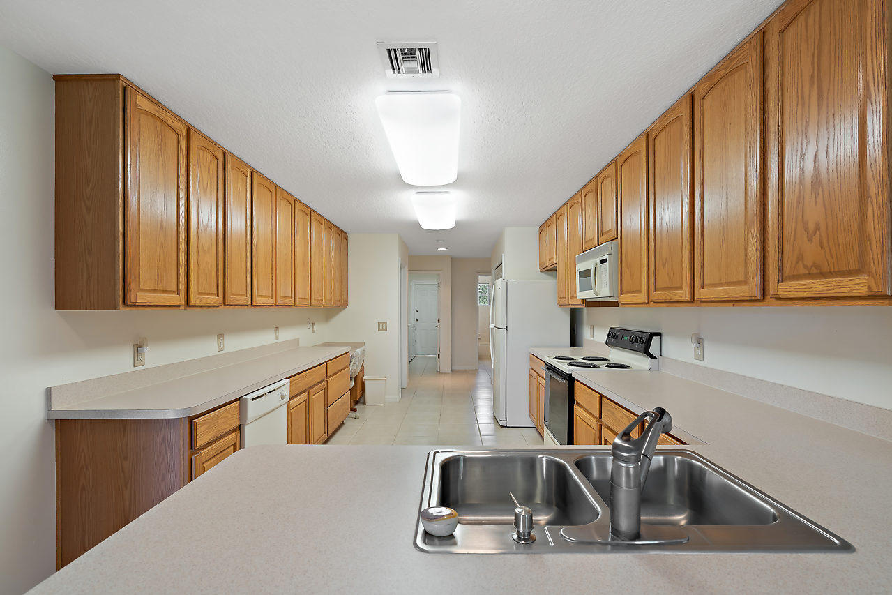3516 Southwest Macon Road Port St. Lucie, FL 34953 - Photo 9 of 43 009-3516SWMaconRoad-PortStLucie-FL-small