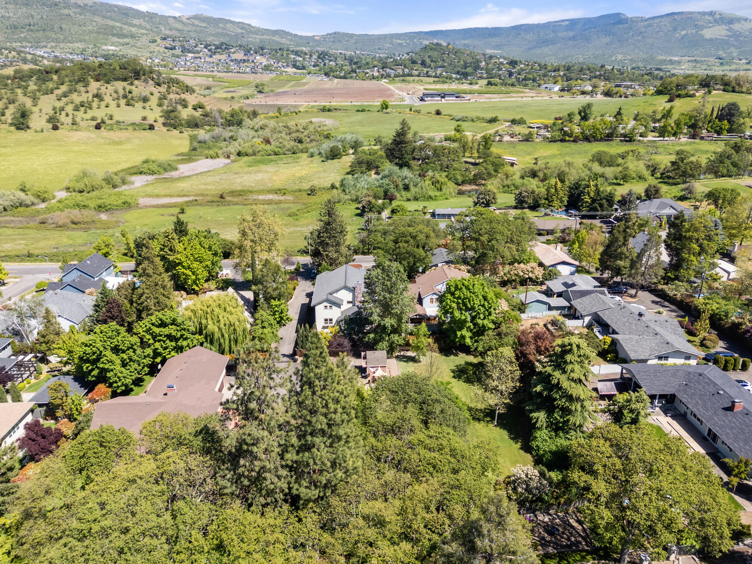 597 Pierce Road Medford, OR 97504 - Photo 73 of 88