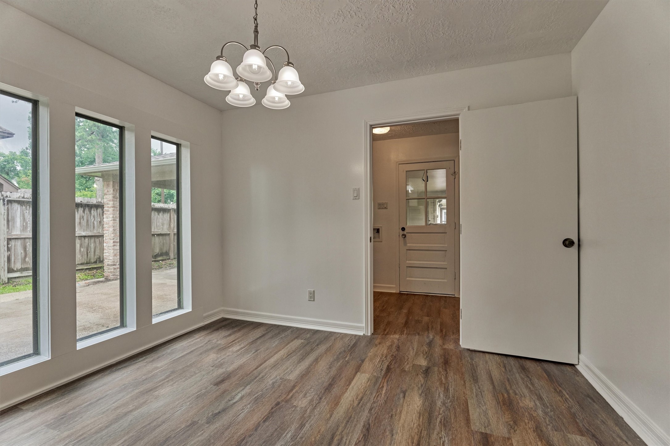 19426 Whitewood Drive Spring, TX 77373 - Photo 14 of 41 Breakfast room