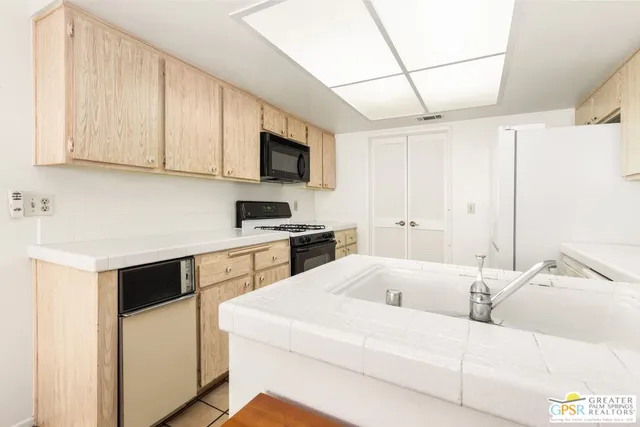 $339,000 | 68541 Calle Alcazar, Unit 3, Cathedral City, CA 92234