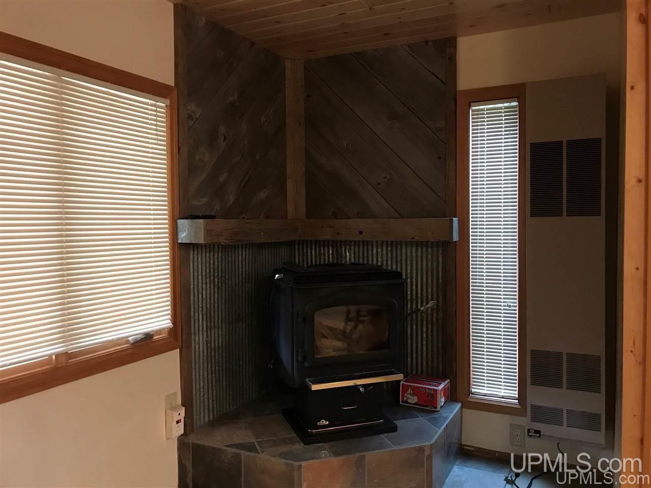 4210 Thompson Road Florence, WI 54121 - Photo 4 of 18 Gallery Image 4