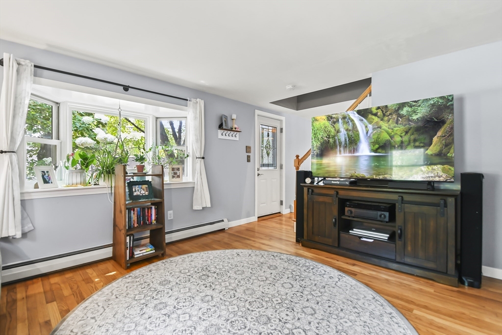 187 Whalom Road Lunenburg, MA 01462 - Photo 3 of 25 Gallery Image 3