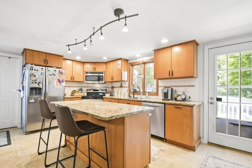 187 Whalom Road Lunenburg, MA 01462 - Photo 8 of 25 Gallery Image 8