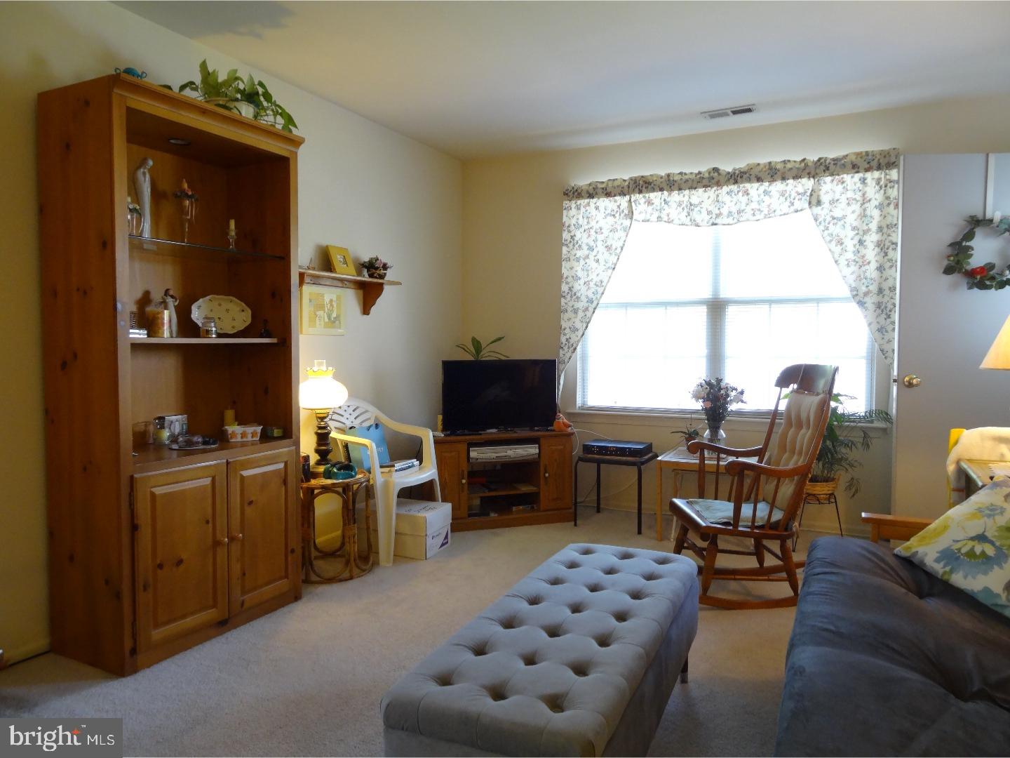 501 Quail Road Evesham, NJ 08053 - Photo 3 of 20 Living Room