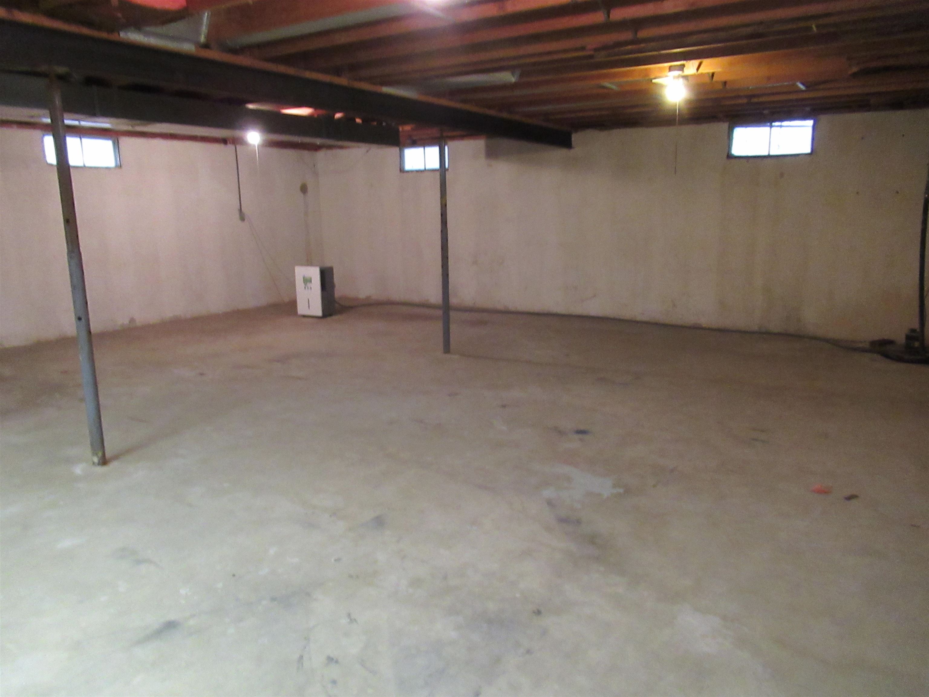 5491 Dillon Road Flushing, MI 48433 - Photo 18 of 35 50104043-17.JPG