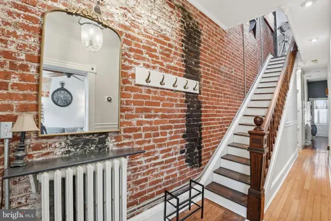 $1,100,000 | 721 10th Street Northeast, Washington, DC 20002