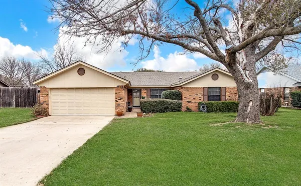 $265,000 | 1003 Hyde Park Boulevard, Cleburne, TX 76033