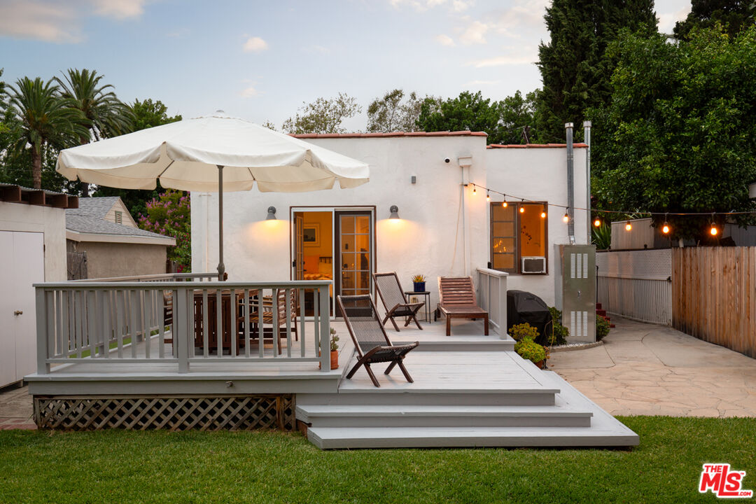 708 South Cedar Street Glendale, CA 91205 - Photo 31 of 38 a view of a dinning table and chairs in patio