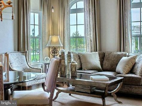 15806 Swanscombe Loop Upper Marlboro, MD 20774 - Photo 2 of 30 Living Room