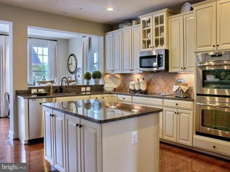 15806 Swanscombe Loop Upper Marlboro, MD 20774 - Photo 6 of 30 Kitchen