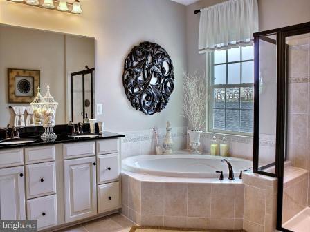15806 Swanscombe Loop Upper Marlboro, MD 20774 - Photo 9 of 30 Bath (Master)