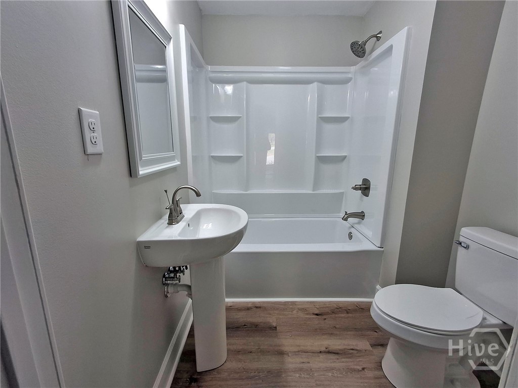 1104 Farm Road Colbert, GA 30628 - Photo 22 of 39 Secondary Bath